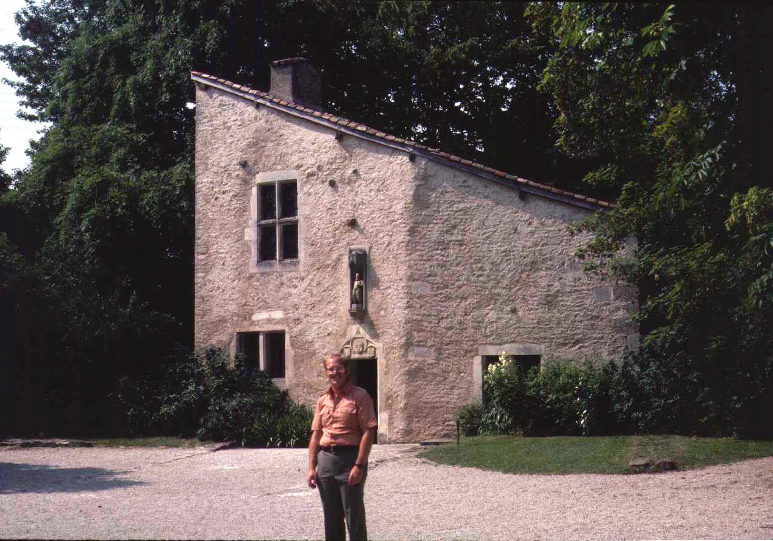 Sidney at Joan of Arc's house